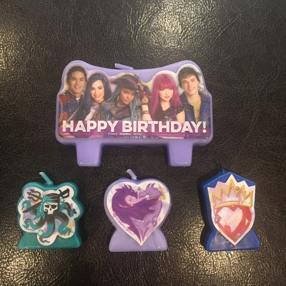 Descendants 3 Birthday Candles - Picture 1 of 3